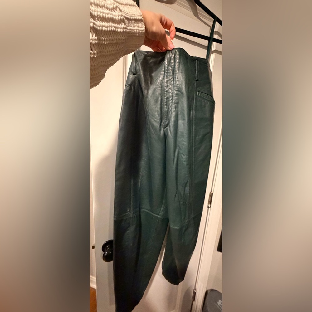 Vintage 80s Green Lamb Leather High Waisted Pants by Ellen Tracy size 6